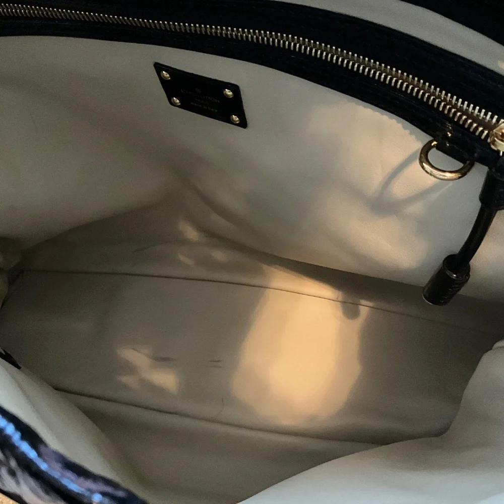 Louis Vuitton Travel Messenger bag - Picture 9 of 15
